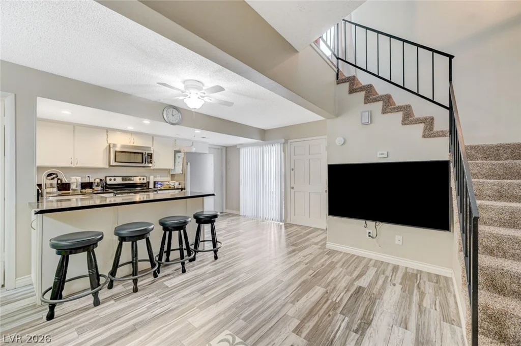 1016 Willow Tree, Las Vegas, NV 89128