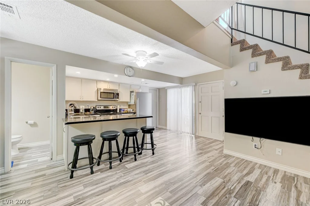 1016 Willow Tree, Las Vegas, NV 89128