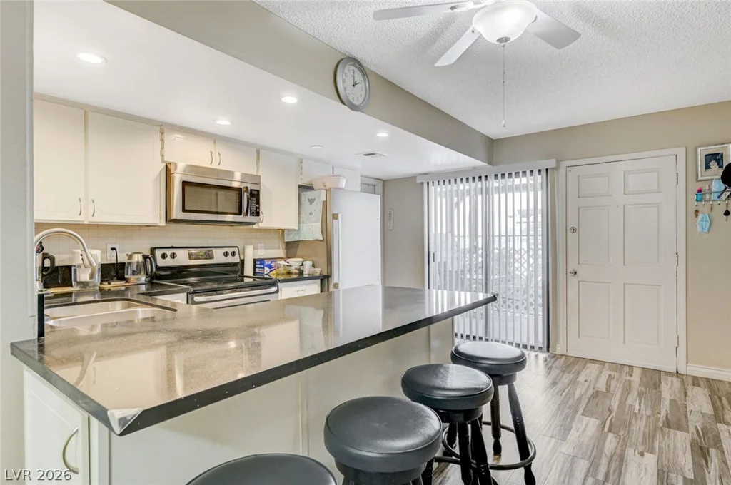 1016 Willow Tree, Las Vegas, NV 89128