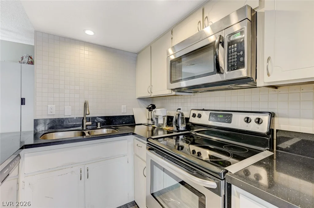 1016 Willow Tree, Las Vegas, NV 89128