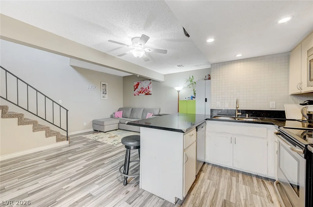 1016 Willow Tree, Las Vegas, NV 89128