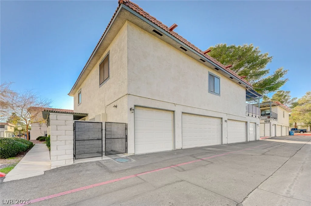 1016 Willow Tree, Las Vegas, NV 89128