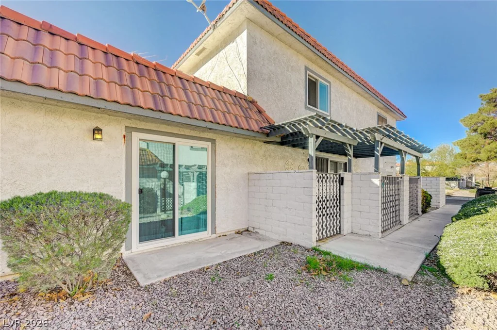 1016 Willow Tree, Las Vegas, NV 89128