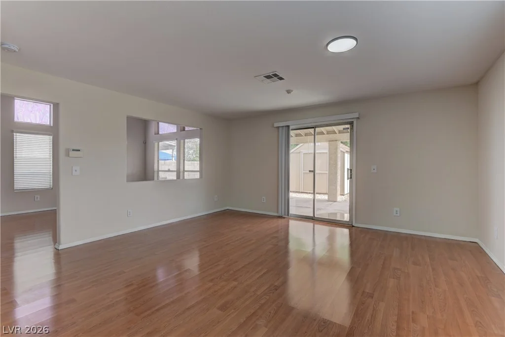 2018 Shannon Christine, Las Vegas, NV 89104