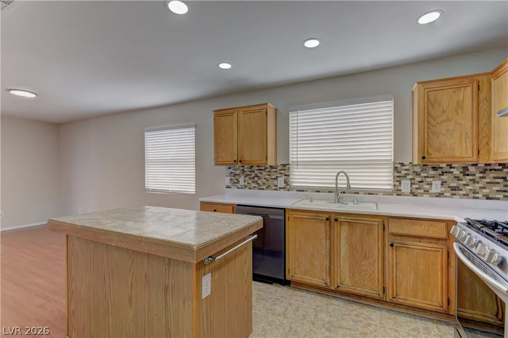 2018 Shannon Christine, Las Vegas, NV 89104