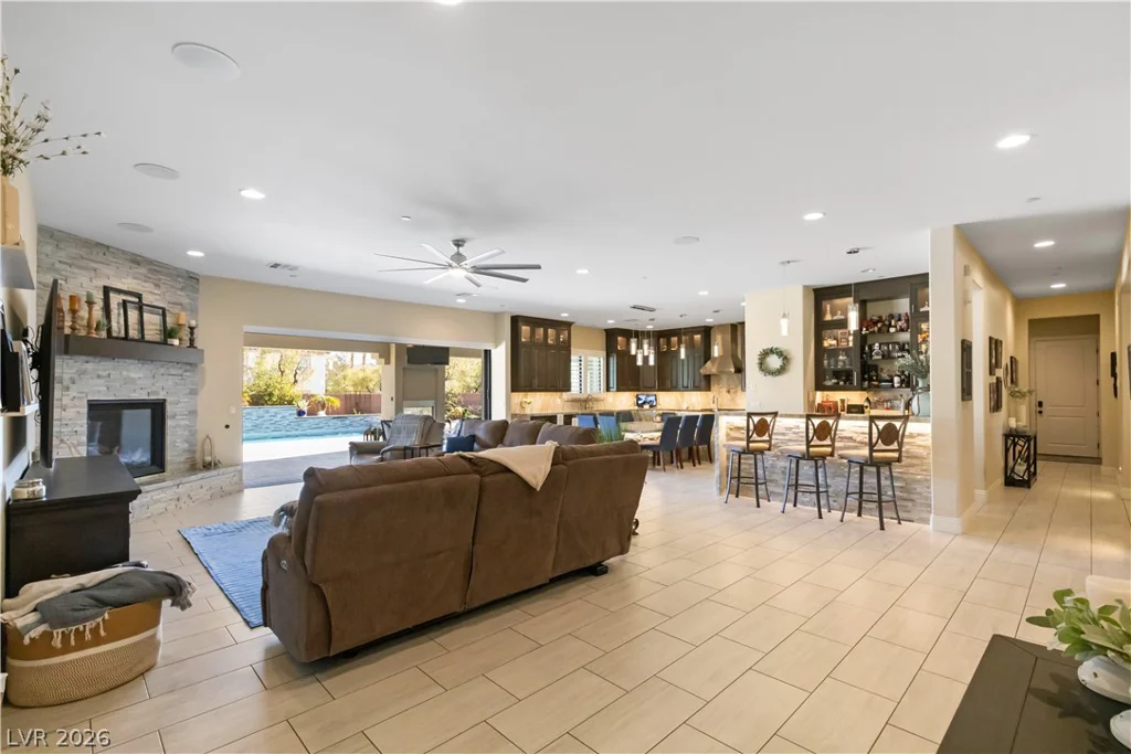 9117 Hickam, Las Vegas, NV 89129