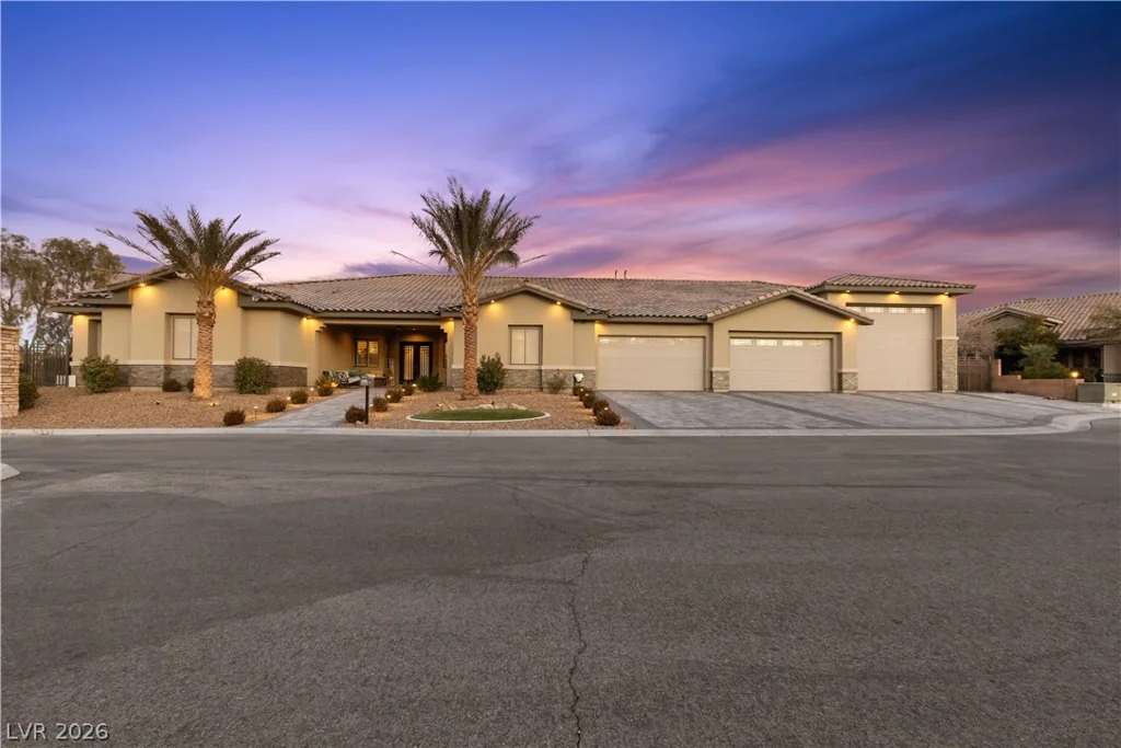 9117 Hickam, Las Vegas, NV 89129