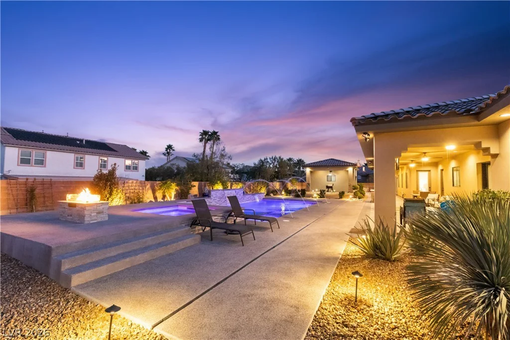 9117 Hickam, Las Vegas, NV 89129