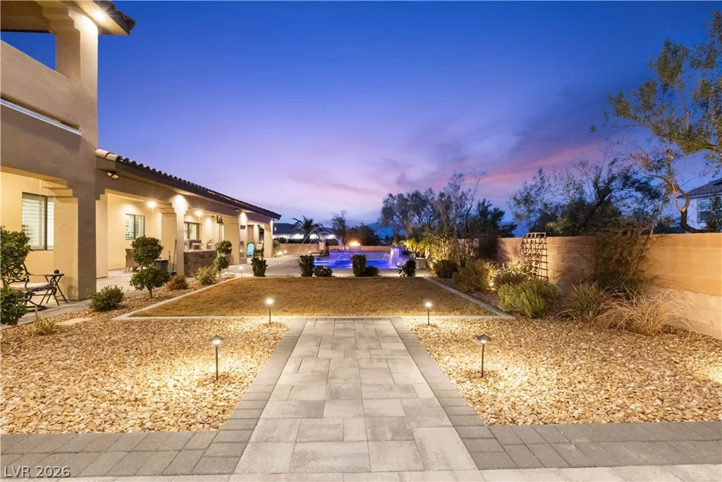 9117 Hickam, Las Vegas, NV 89129
