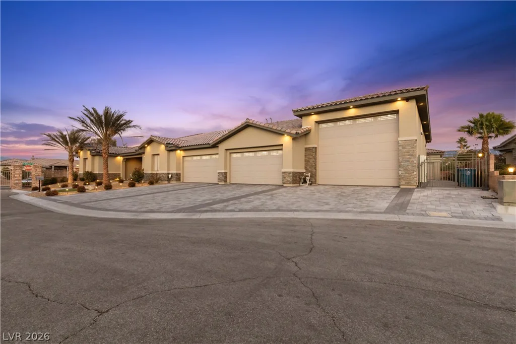9117 Hickam, Las Vegas, NV 89129