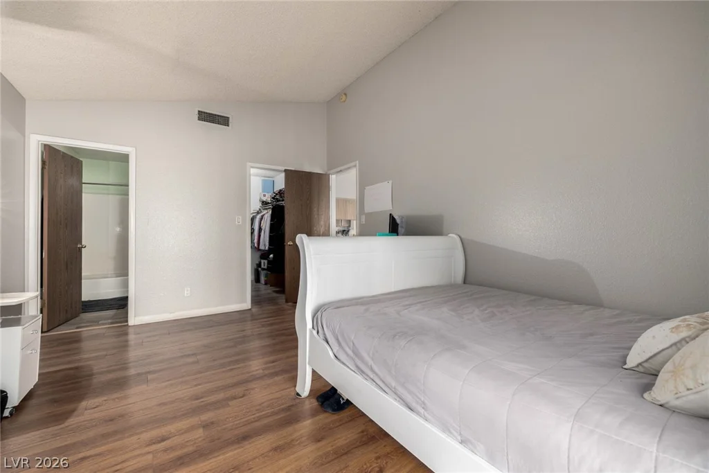 6433 Pearcrest, Las Vegas, NV 89108