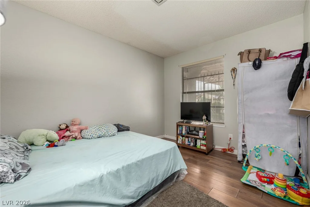 6433 Pearcrest, Las Vegas, NV 89108