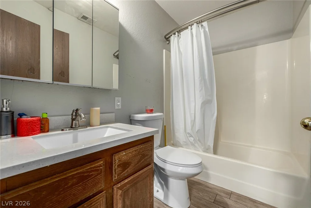 6433 Pearcrest, Las Vegas, NV 89108