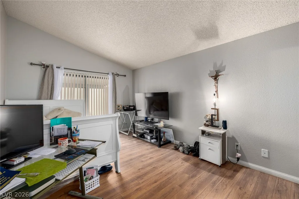 6433 Pearcrest, Las Vegas, NV 89108