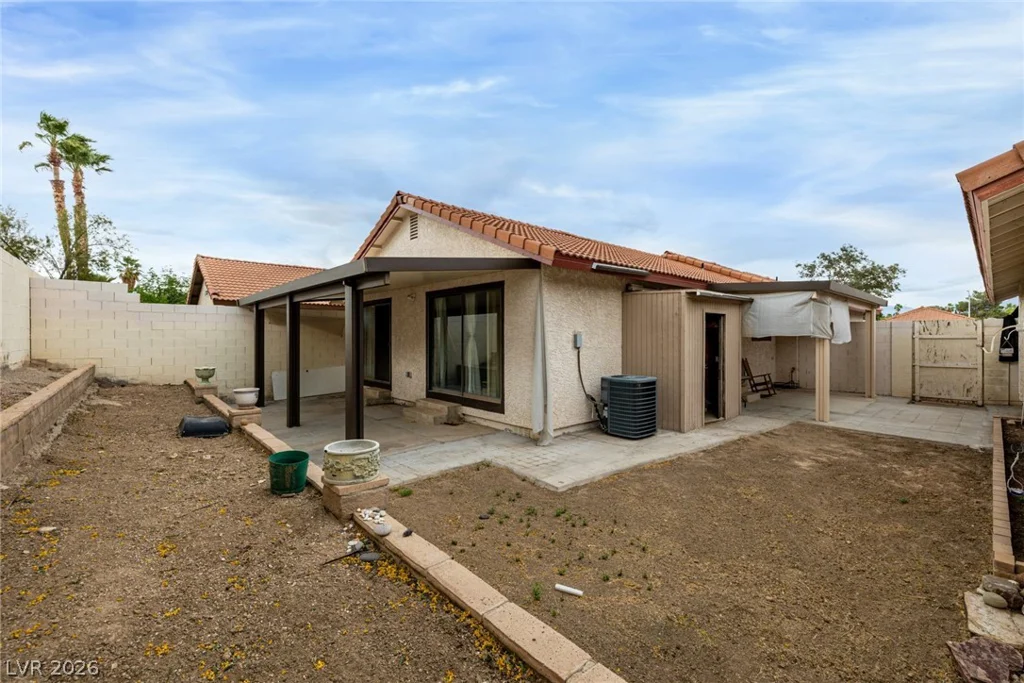 6433 Pearcrest, Las Vegas, NV 89108
