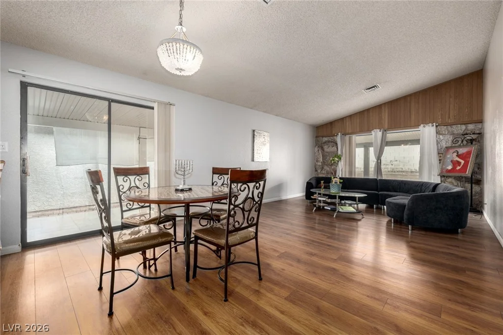 6433 Pearcrest, Las Vegas, NV 89108