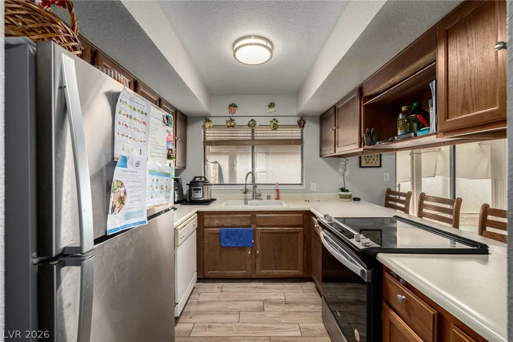 6433 Pearcrest, Las Vegas, NV 89108