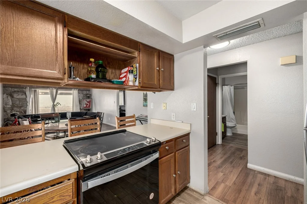 6433 Pearcrest, Las Vegas, NV 89108