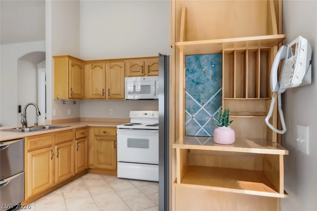 9765 Floweret, Las Vegas, NV 89117