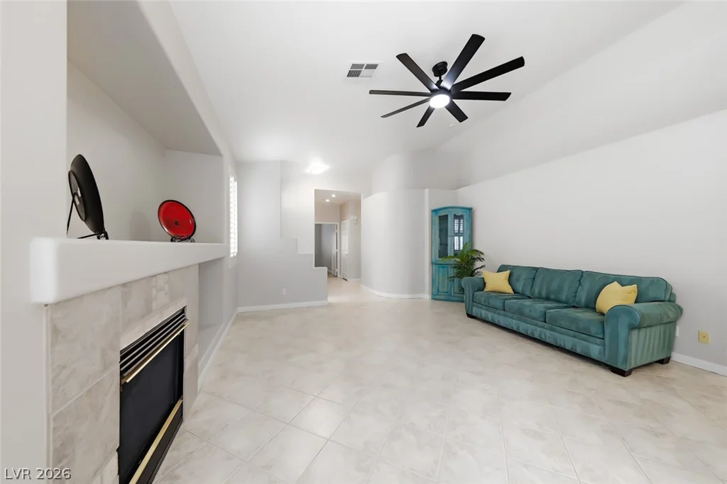 9765 Floweret, Las Vegas, NV 89117