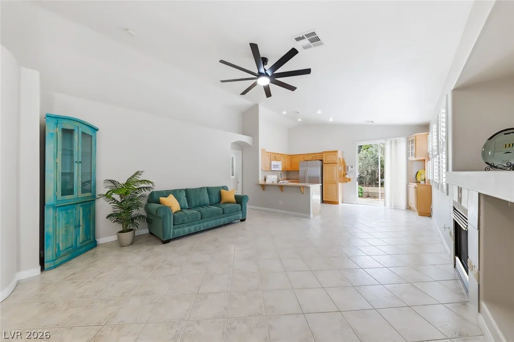 9765 Floweret, Las Vegas, NV 89117