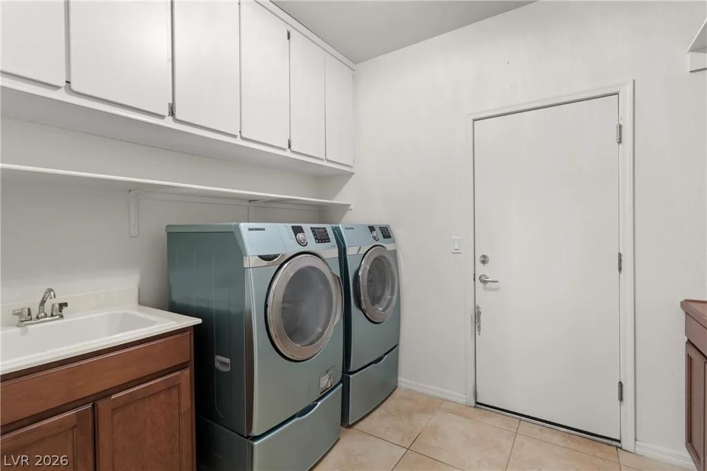 5823 Reeves Springs, Las Vegas, NV 89131