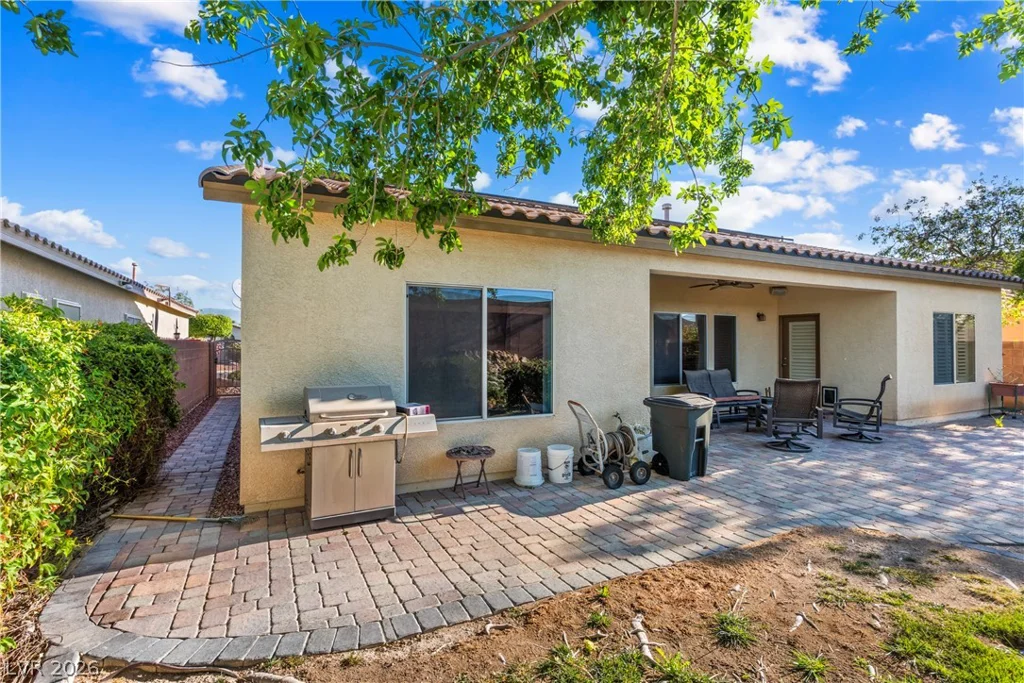 5823 Reeves Springs, Las Vegas, NV 89131