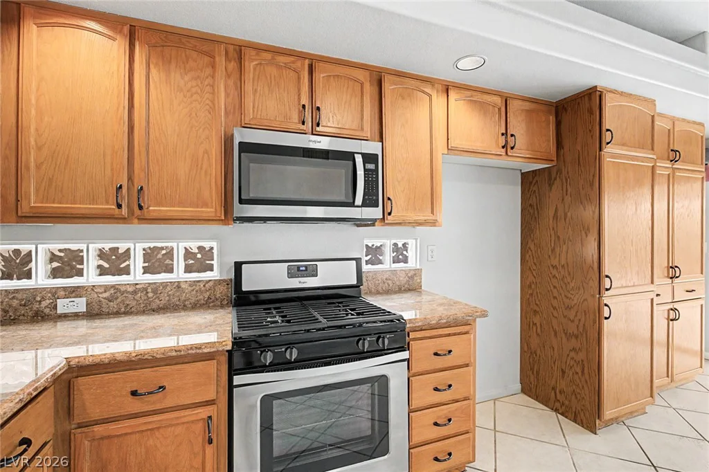 8713 Blazing Saddle, Las Vegas, NV 89129