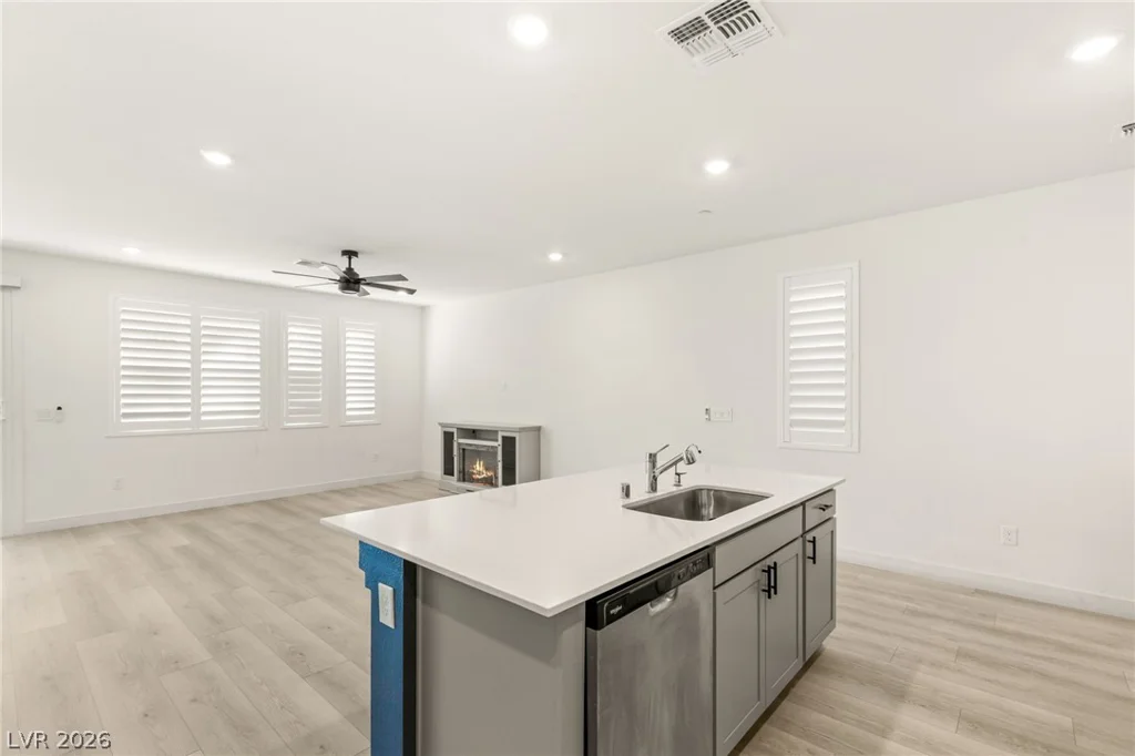 10193 Chockstone, Las Vegas, NV 89166