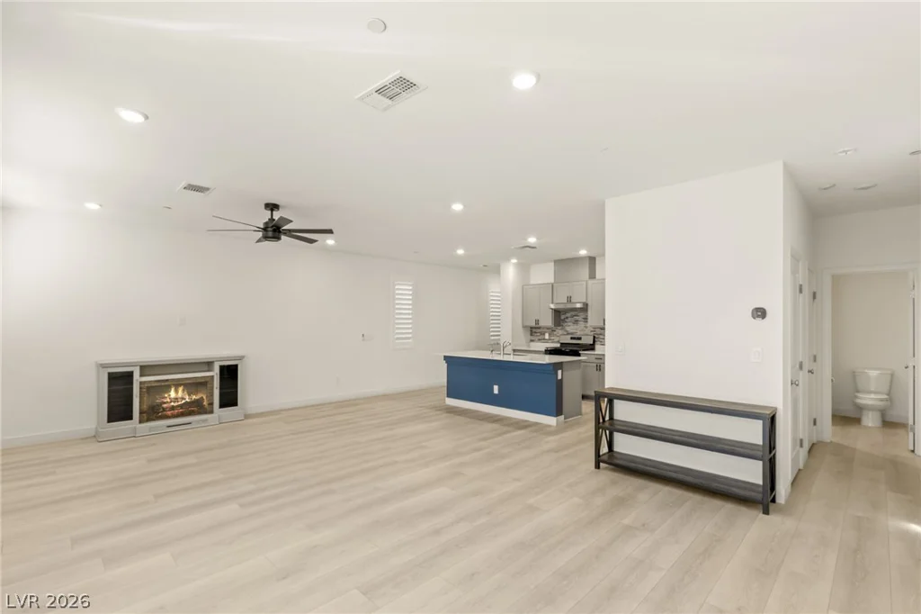 10193 Chockstone, Las Vegas, NV 89166