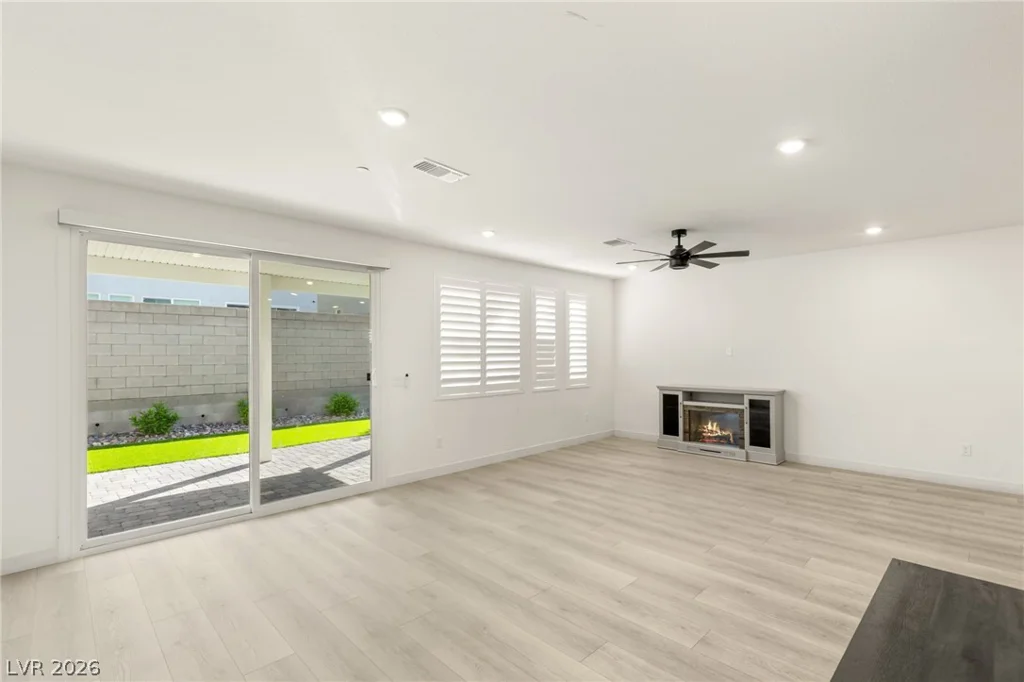 10193 Chockstone, Las Vegas, NV 89166