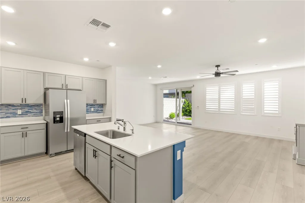 10193 Chockstone, Las Vegas, NV 89166