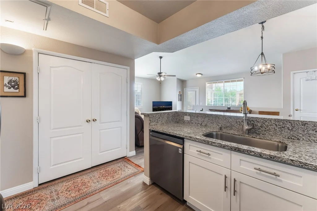 1508 Blackcombe, Las Vegas, NV 89128