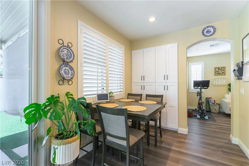 10105 Snow Crest, Las Vegas, NV 89134