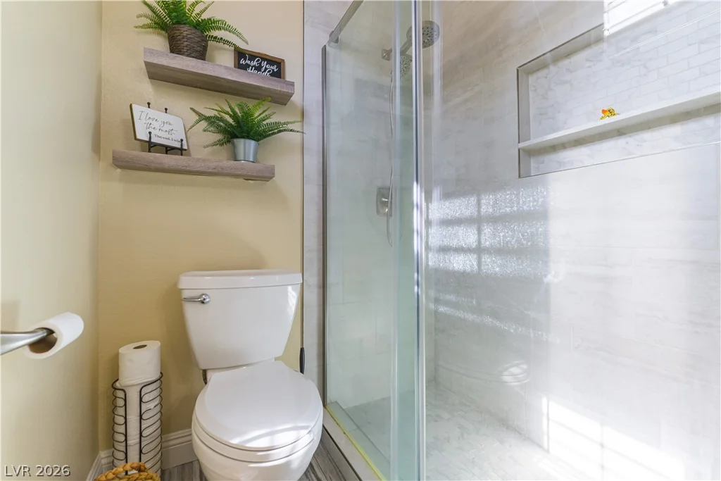 10105 Snow Crest, Las Vegas, NV 89134