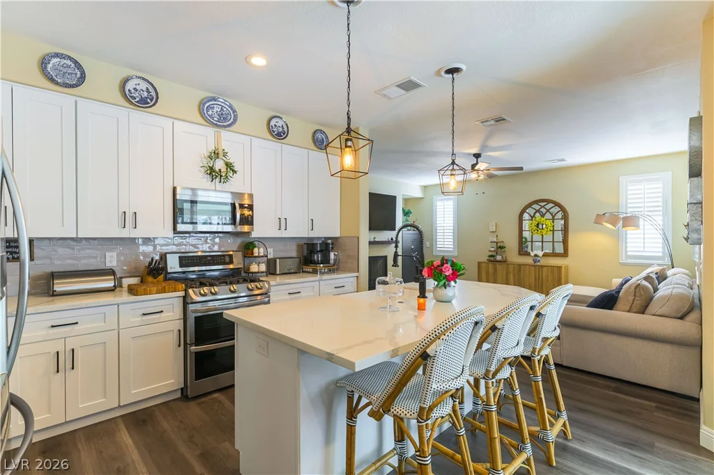 10105 Snow Crest, Las Vegas, NV 89134