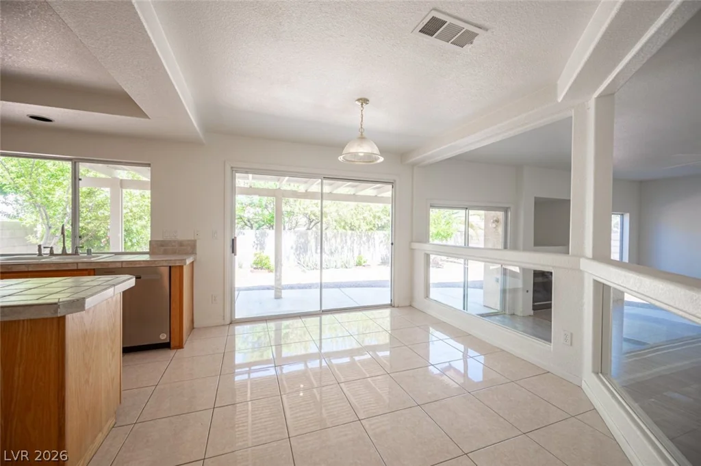 8512 Copper Ridge, Las Vegas, NV 89129