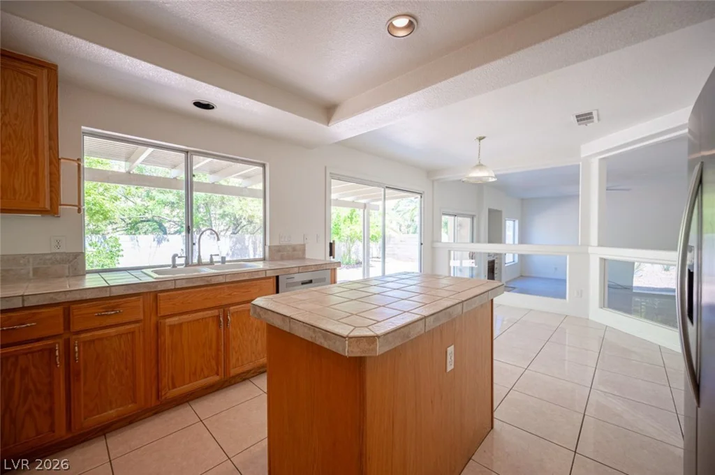8512 Copper Ridge, Las Vegas, NV 89129