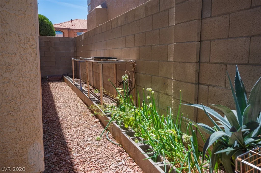 8512 Copper Ridge, Las Vegas, NV 89129