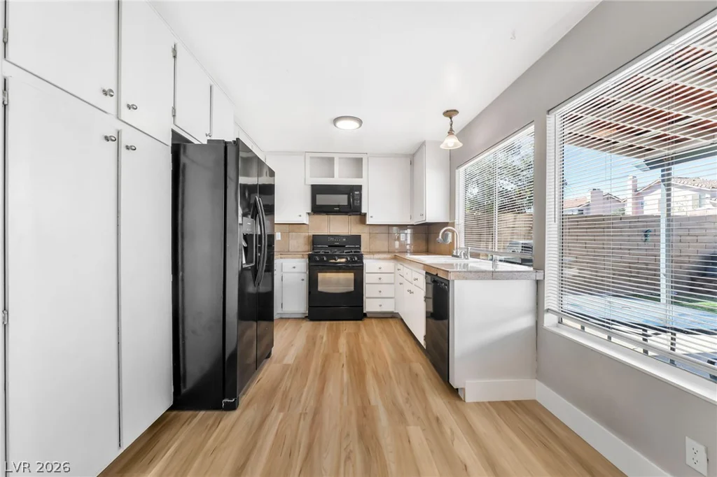 4733 Castle Rock, Las Vegas, NV 89147