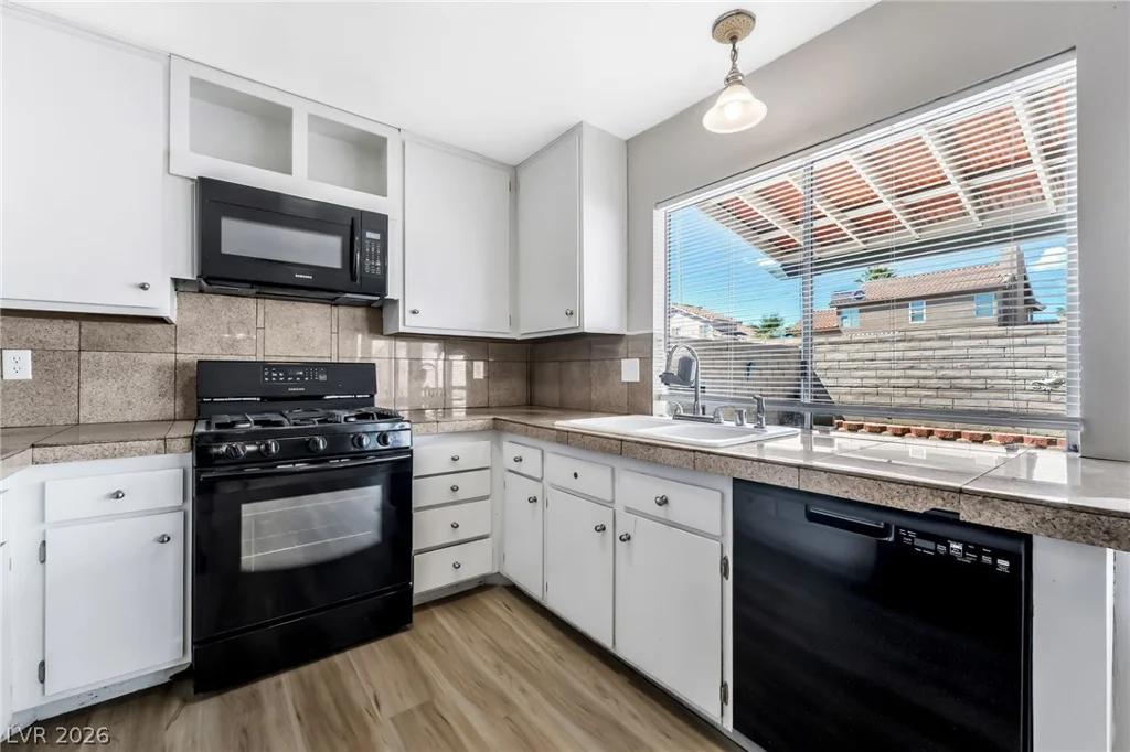 4733 Castle Rock, Las Vegas, NV 89147