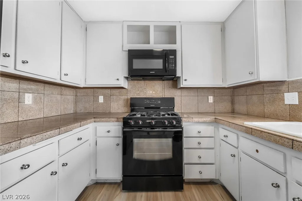 4733 Castle Rock, Las Vegas, NV 89147