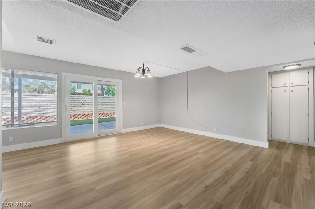 4733 Castle Rock, Las Vegas, NV 89147