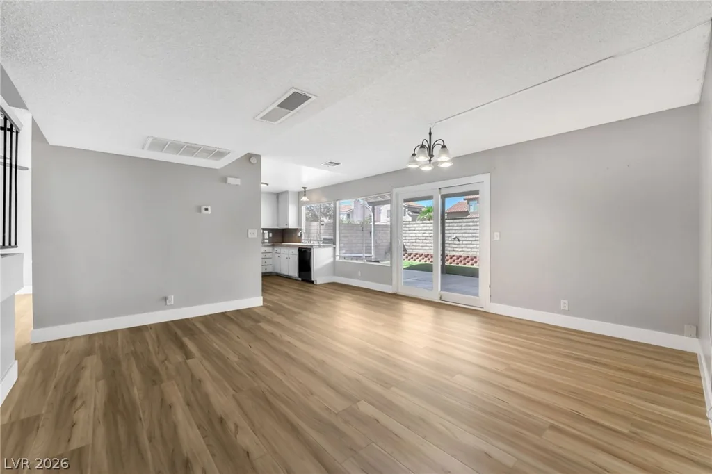 4733 Castle Rock, Las Vegas, NV 89147