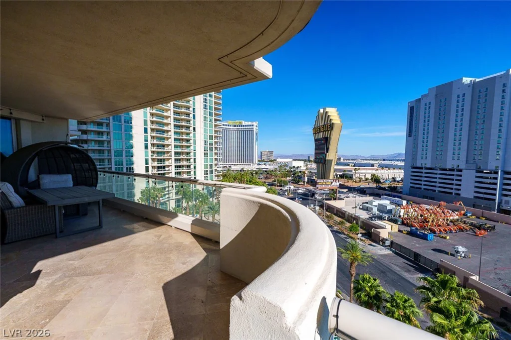 2877 Paradise, Las Vegas, NV 89109