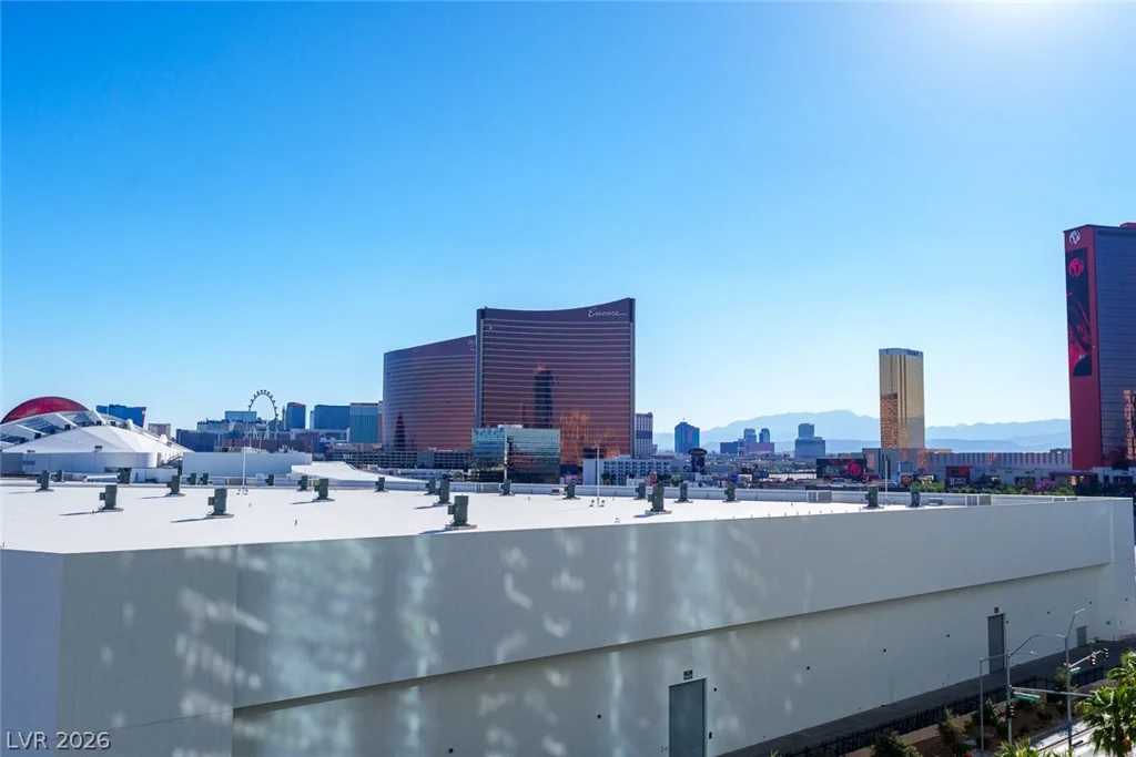 2877 Paradise, Las Vegas, NV 89109