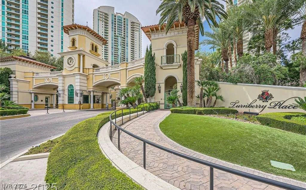 2877 Paradise, Las Vegas, NV 89109