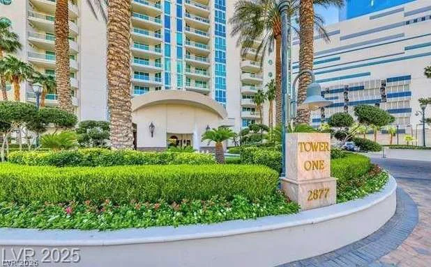 2877 Paradise, Las Vegas, NV 89109