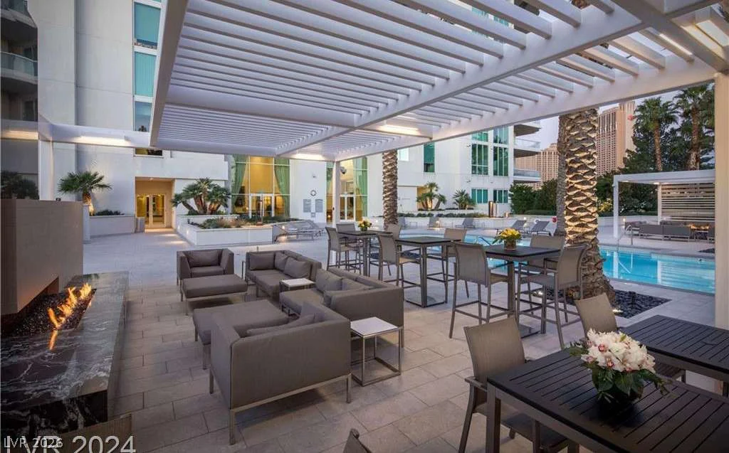 2877 Paradise, Las Vegas, NV 89109
