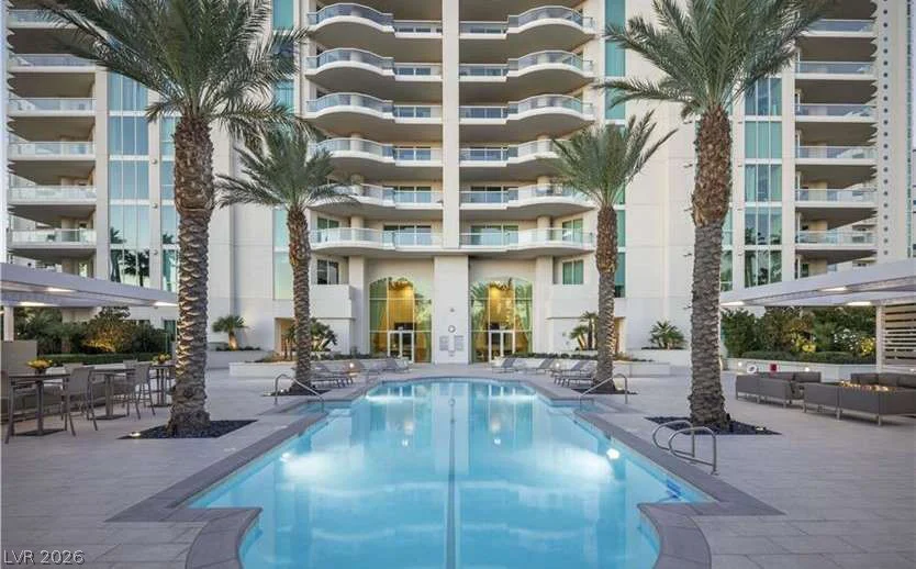 2877 Paradise, Las Vegas, NV 89109